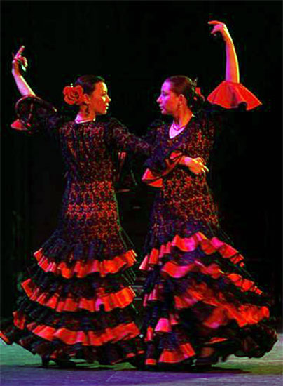 Фламенко , Статьи о фламенко: Танец фламенко - особенности и костюмы.